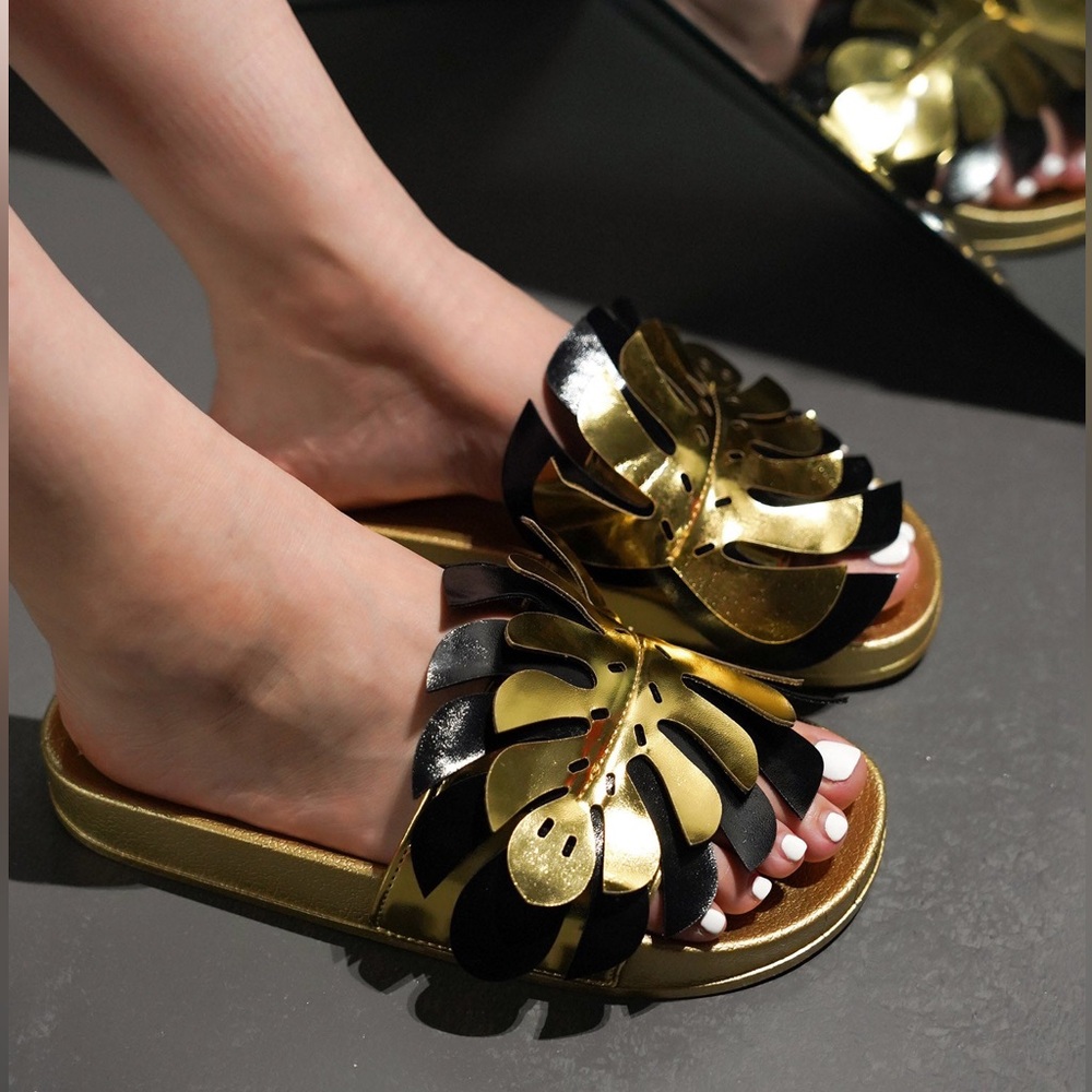 New Cape Robbin Farm Rio Monstera Slide Sandals
